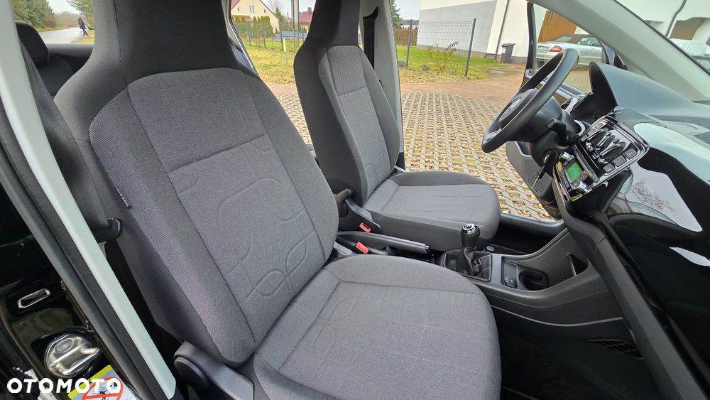 Volkswagen up! move - 17