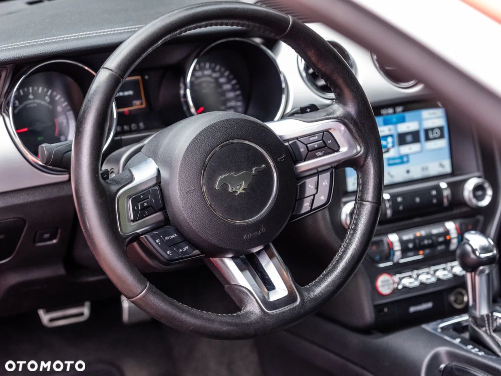 Ford Mustang 5.0 V8 GT - 12