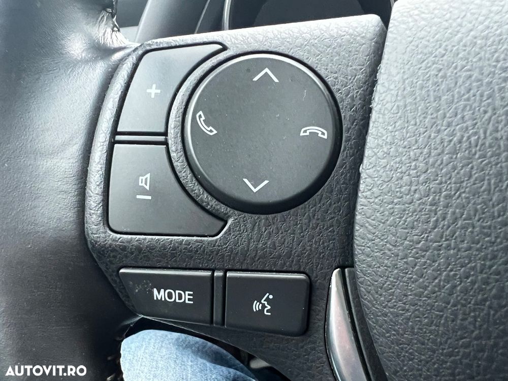 Toyota Auris 1.8 L VVT-i Sol+ - 16