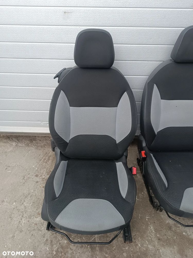 FOTELE PRZÓD TYŁ KANAPA  WNĘTRZE  CITROEN DS3 - 7
