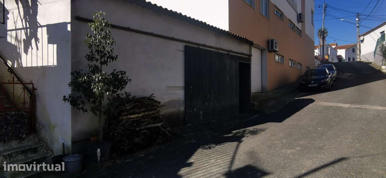 Garagem com terreno no centro de Aveiras de Cima com possibilidade co - Grande imagem: 5/11