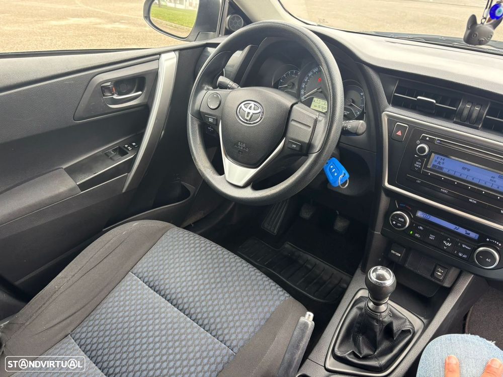 Toyota Auris 1.4 D-4D +AC - 27