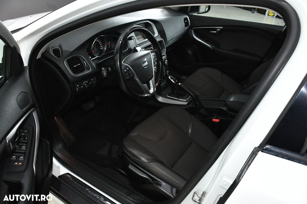 Volvo V40 Cross Country D3 Geartronic Momentum - 7