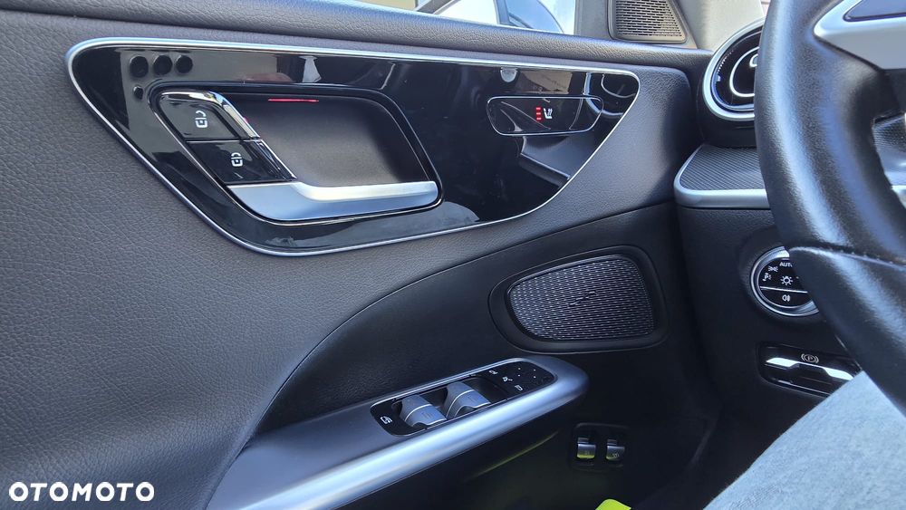 Mercedes-Benz Klasa C 300 de PHEV Avantgarde - 17