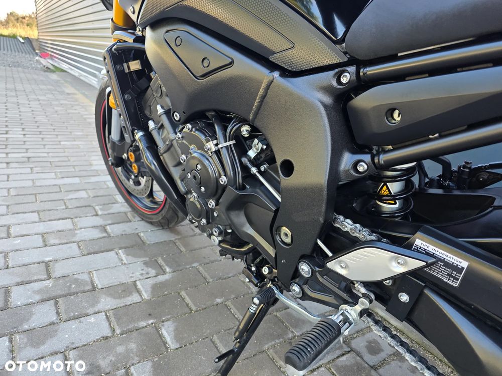 Yamaha FZ8 - 11