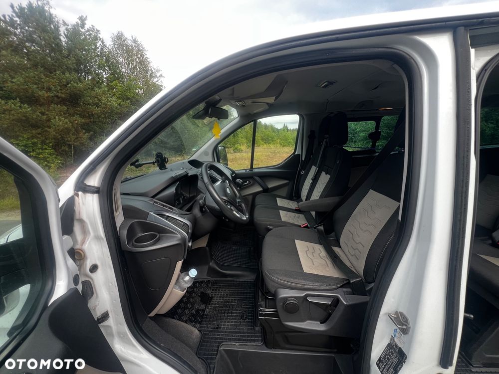 Ford Tourneo Custom - 15