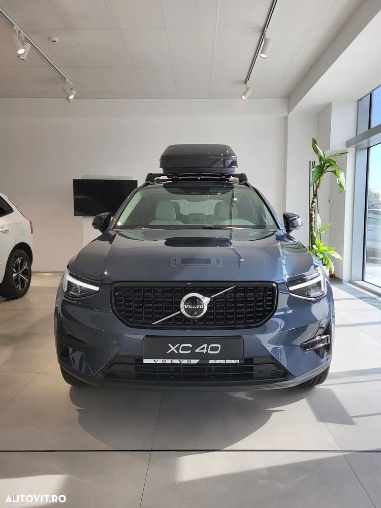 Volvo XC 40 B4 AT FWD MHEV Plus Dark - 3