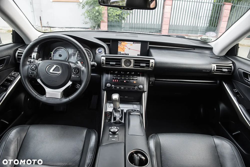 Lexus IS Luxury Line - 29