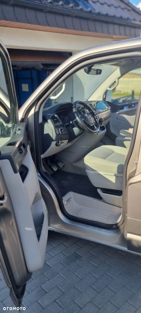 Volkswagen Multivan - 11