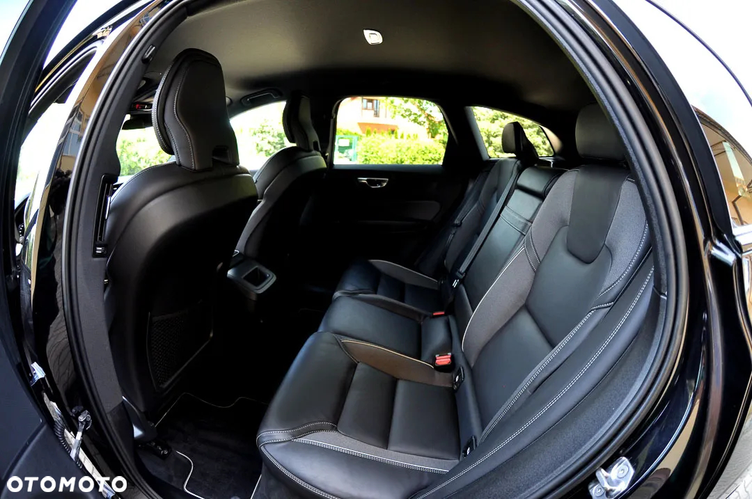 Volvo XC 60 D3 R-Design - 24