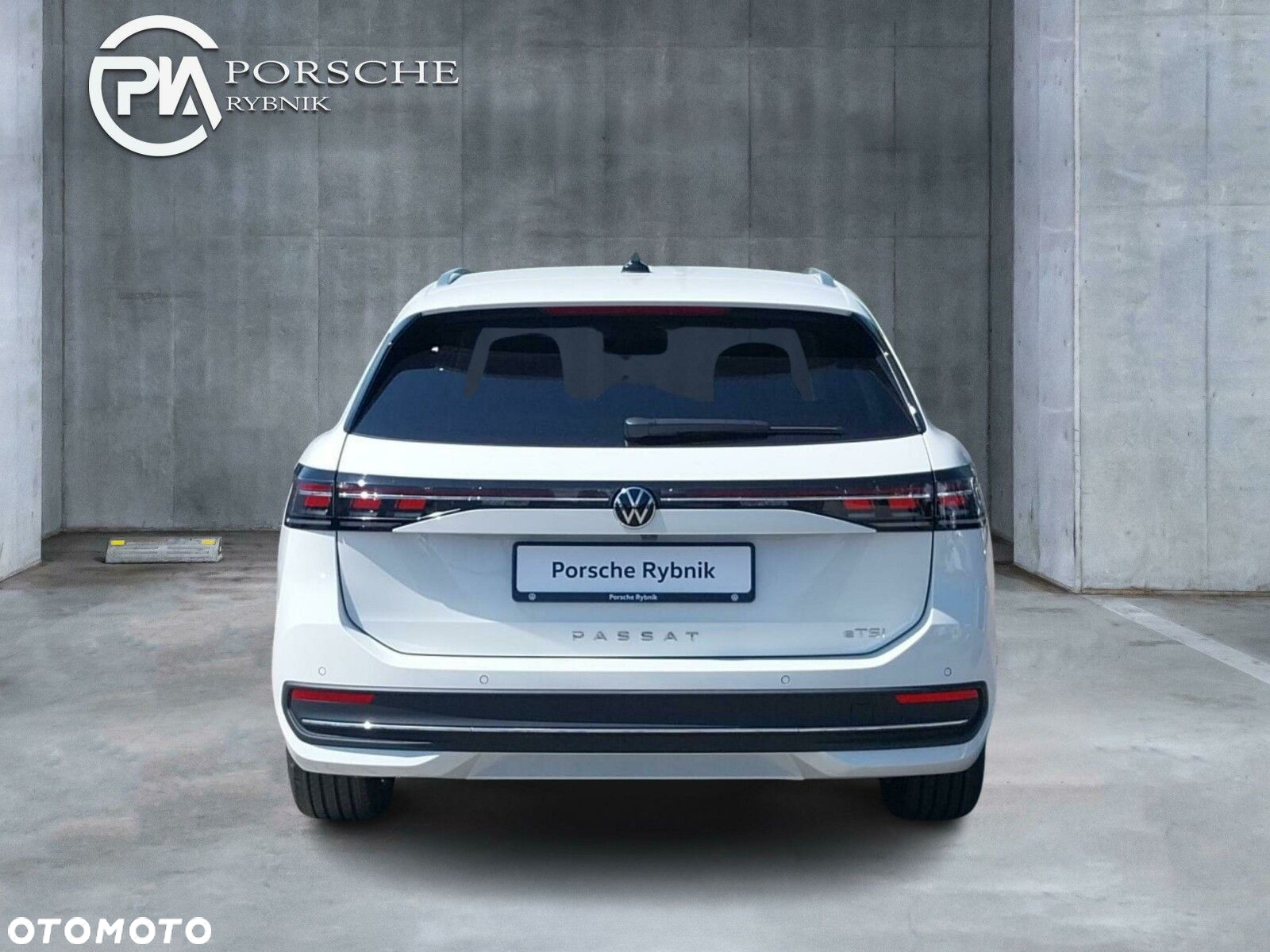 Volkswagen Passat - 4
