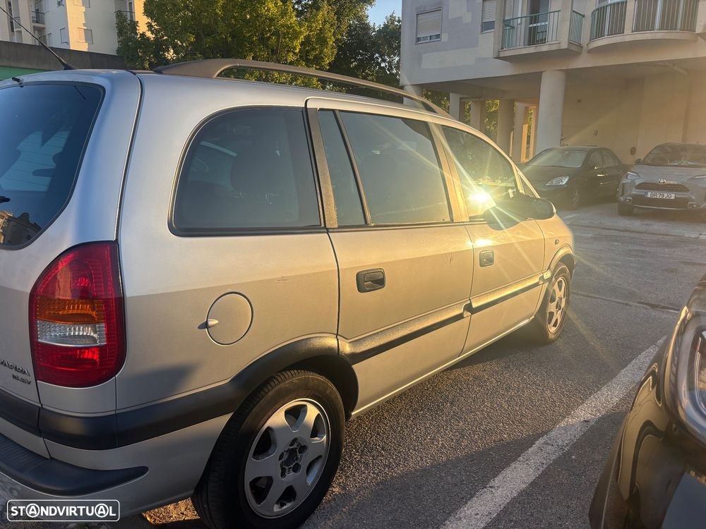 Opel Zafira 2.0 DTi - 9