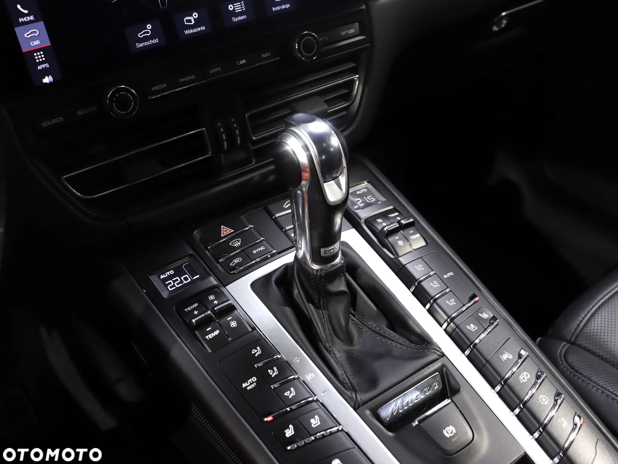 Porsche Macan Turbo - 28
