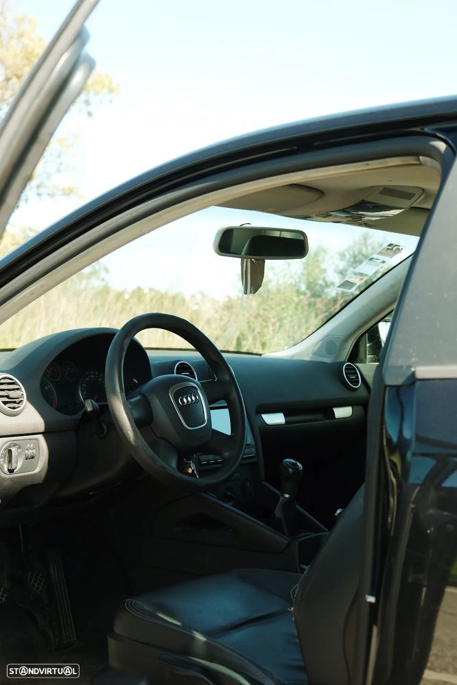 Audi A3 1.6 FSI Attraction - 13