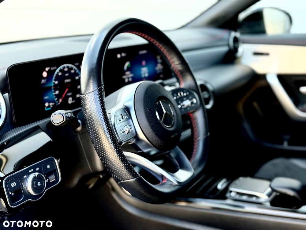 Mercedes-Benz CLA 220 d AMG Line 8G-DCT - 25