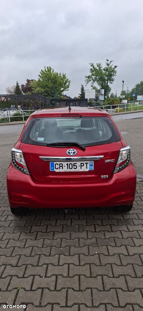 Toyota Yaris Hybrid 100 Dynamic - 8