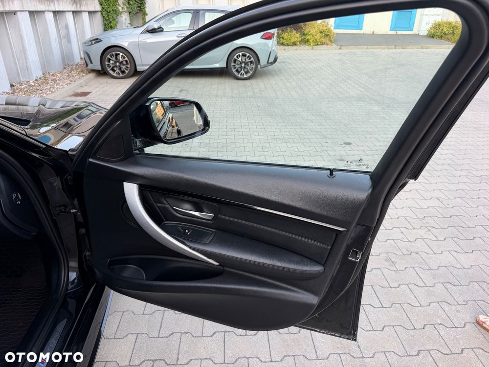 BMW Seria 3 320d M Sport Shadow sport - 28