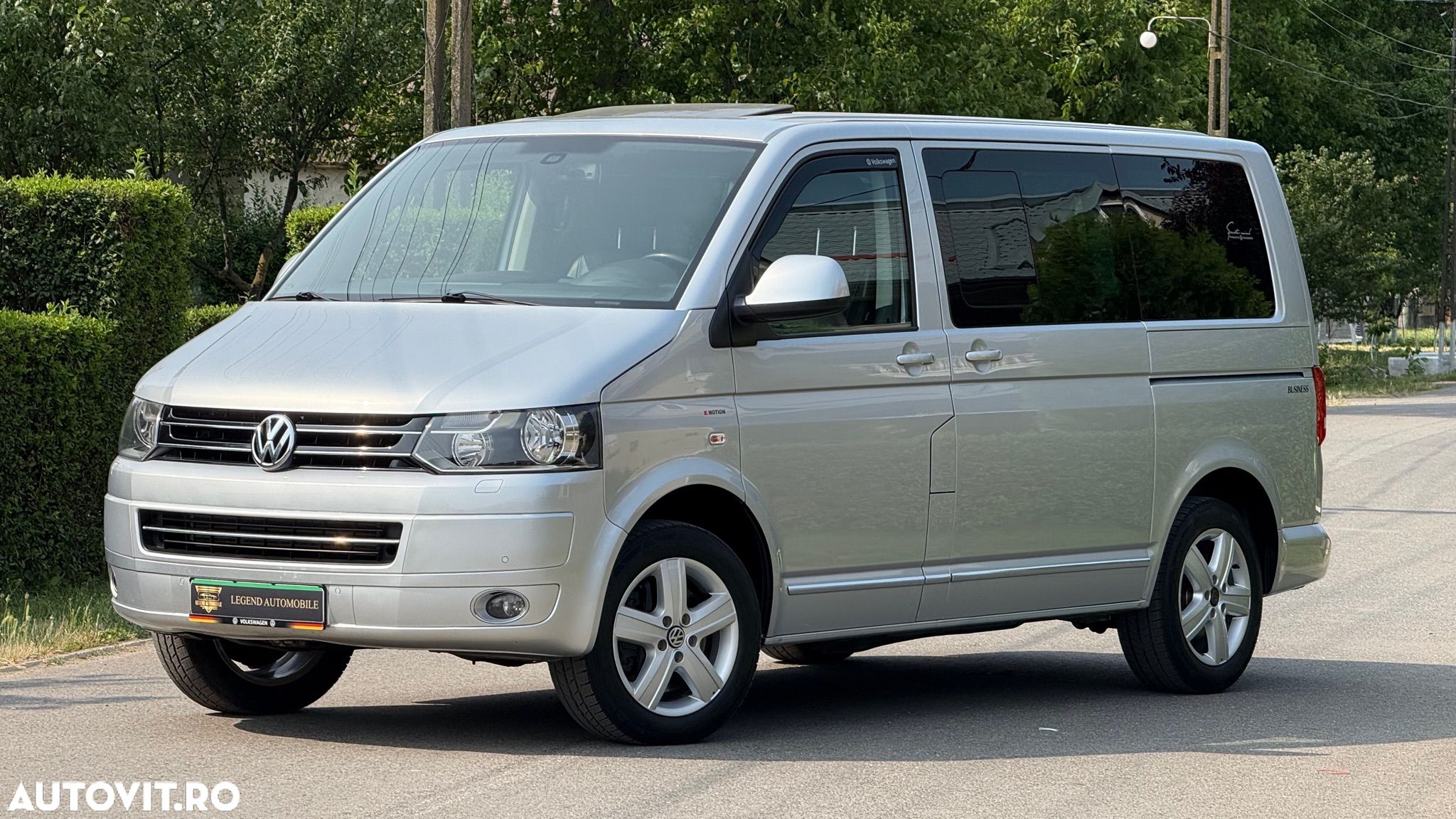 Volkswagen Multivan - 1