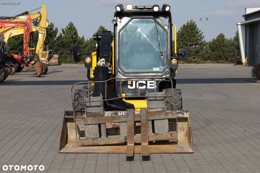 JCB 300 T4 Miniładowarka Skid steer - 14