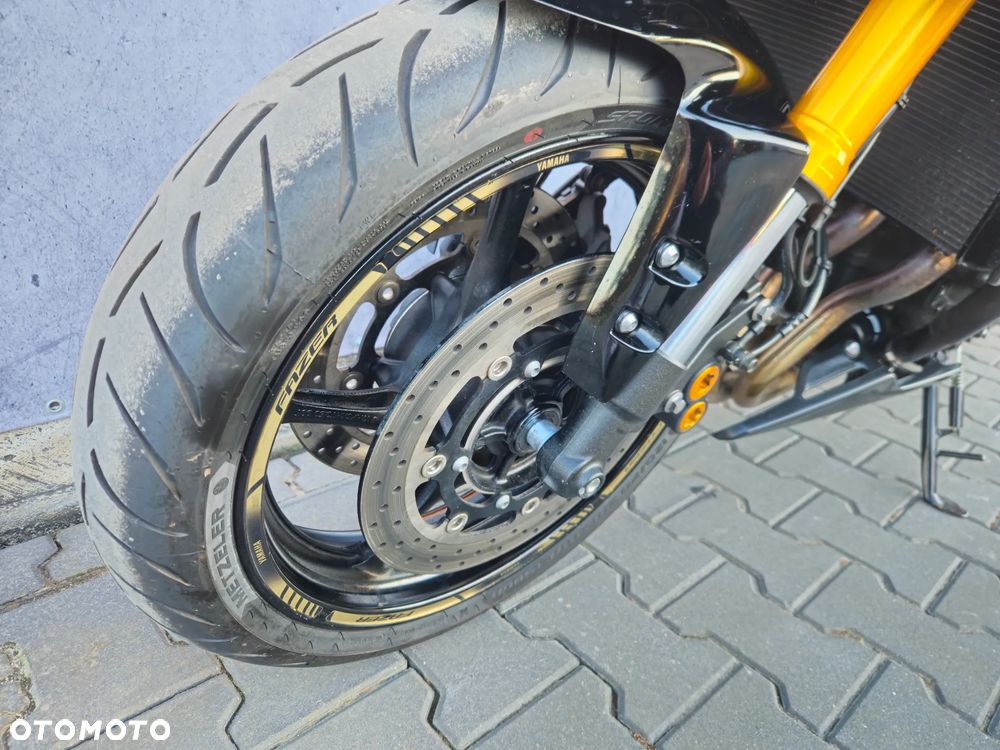 Yamaha FZ8 - 27