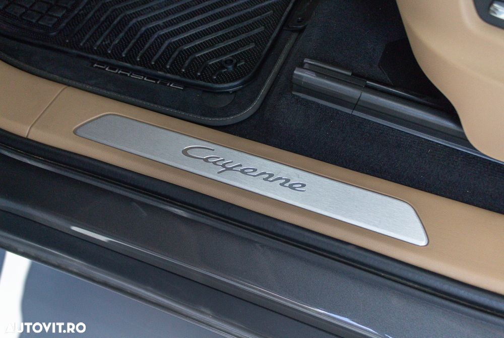 Porsche Cayenne - 20
