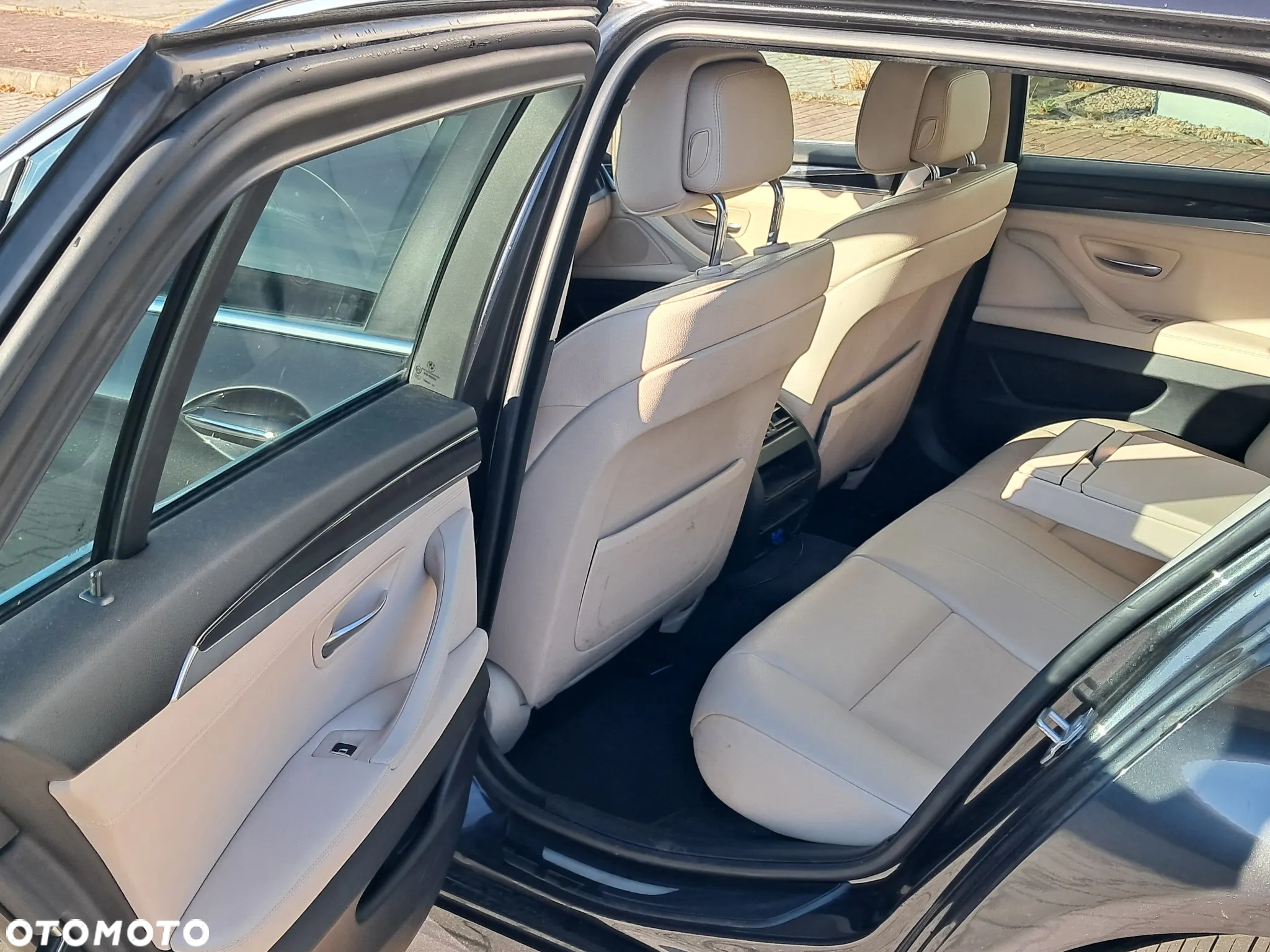 BMW Seria 5 525d xDrive - 13