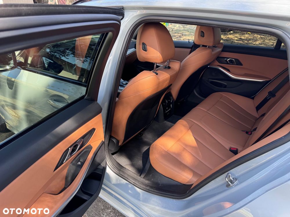 BMW Seria 3 320d xDrive mHEV M Sport - 20