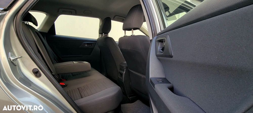 Toyota Auris 1.8 VVT-i Automatik Design Edition - 9