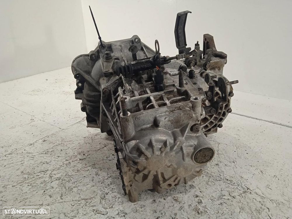 CAIXA VELOCIDADES HYUNDAI TRAJET 2000 - 2