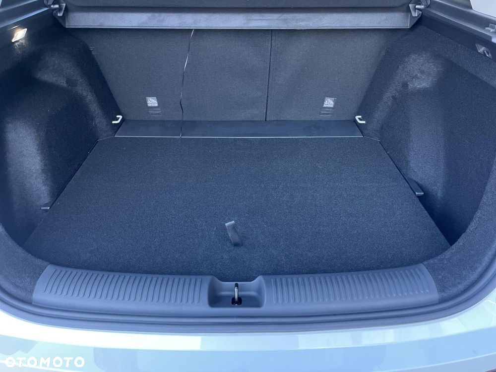 MG ZS Hybrid+ - 21