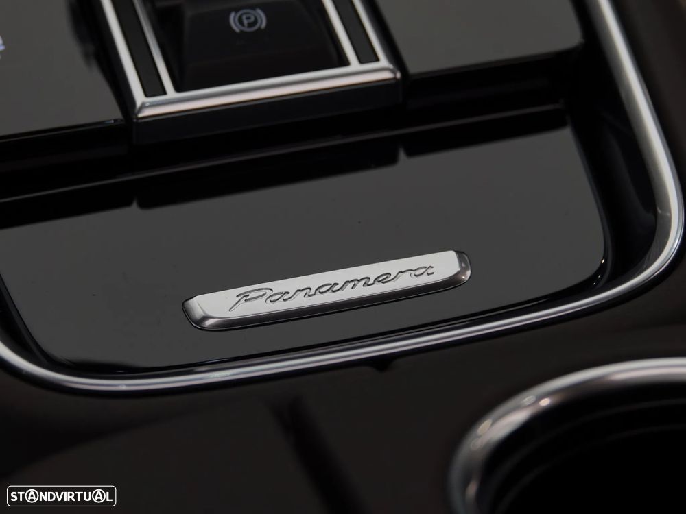 Porsche Panamera 4 E-Hybrid Platinum Edition com PDLS - 36