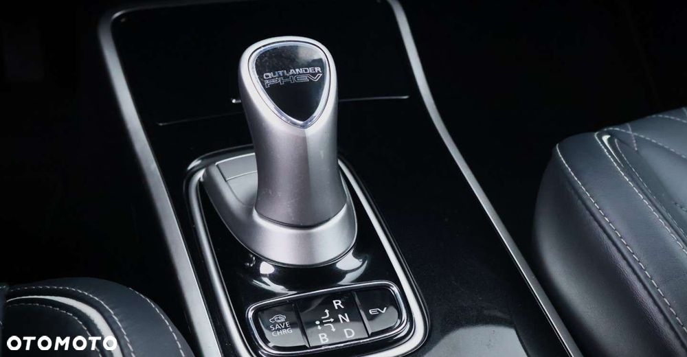 Mitsubishi Outlander - 34