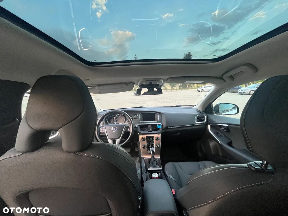 Volvo V40 - 16