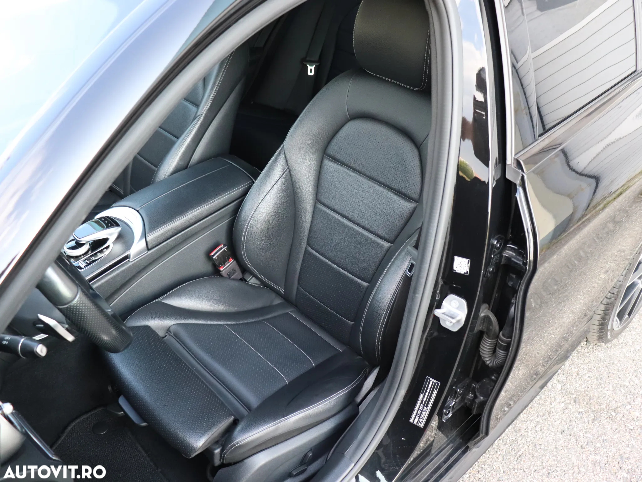 Mercedes-Benz C 220 d 4Matic 9G-TRONIC AMG Line - 28