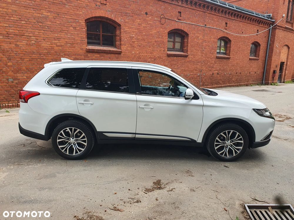 Mitsubishi Outlander 2.2 DI-D 4WD Automatik Edition 100+ - 3