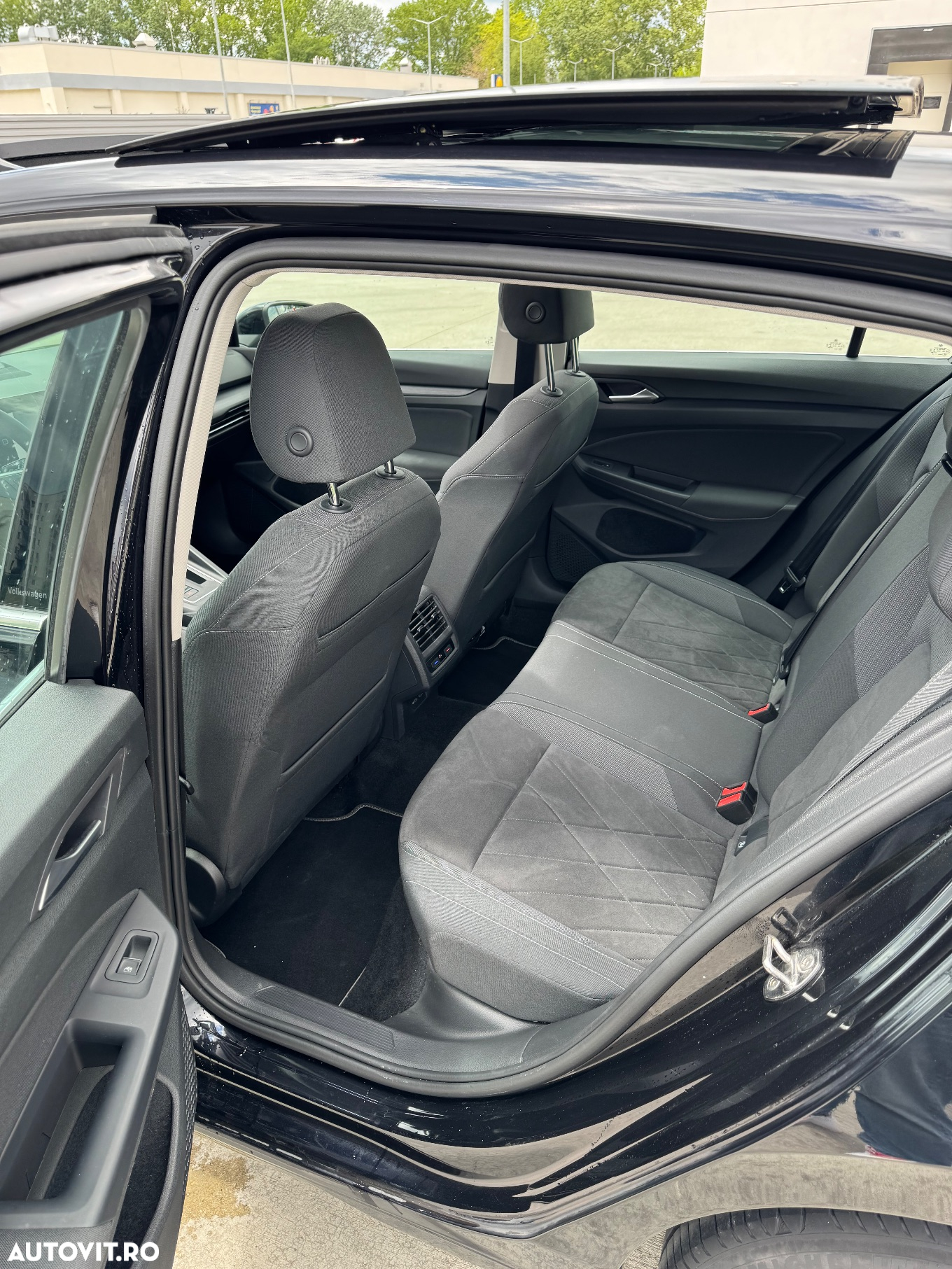 Volkswagen Golf 1.5 eTSI ACT DSG MHEV Style - 10