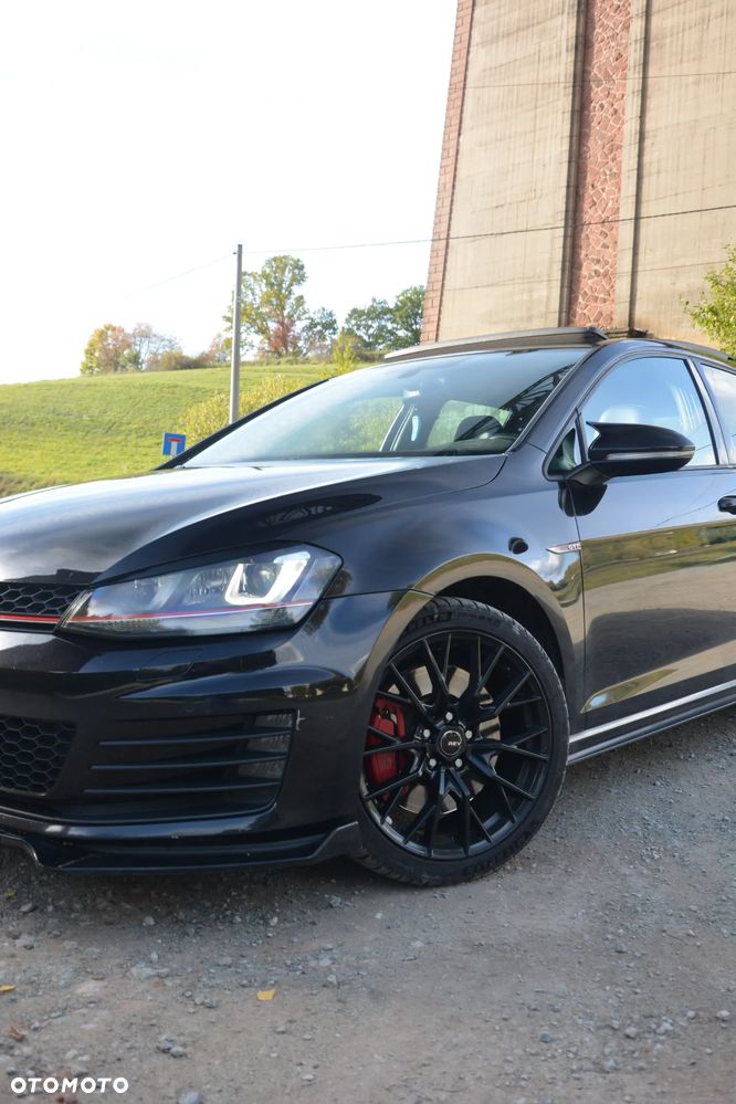 Volkswagen Golf - 27