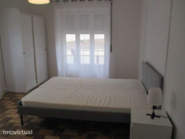 Quarto individual para menina estudante, em Celas - Grande imagem: 3/21
