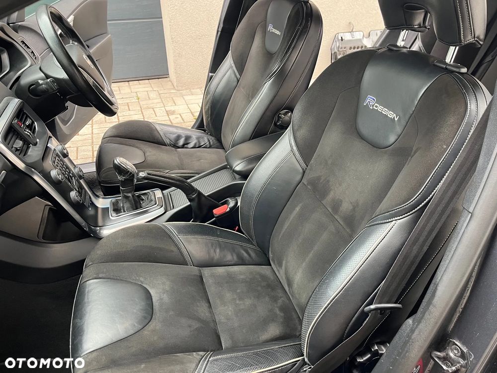 Volvo V40 D3 R Design - 5