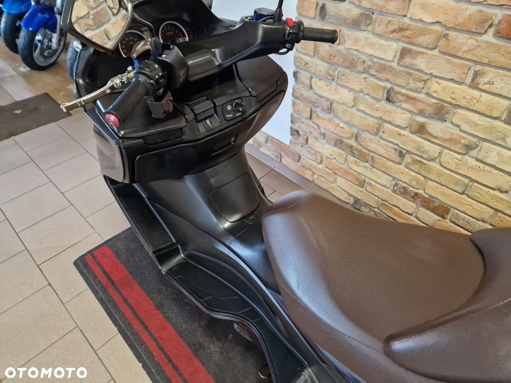 Suzuki Burgman - 13