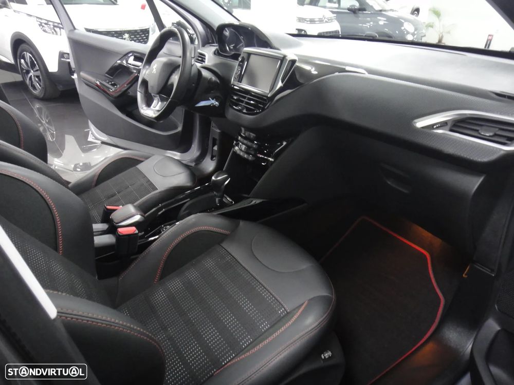 Peugeot 2008 1.2 PureTech GT Line EAT6 - 17