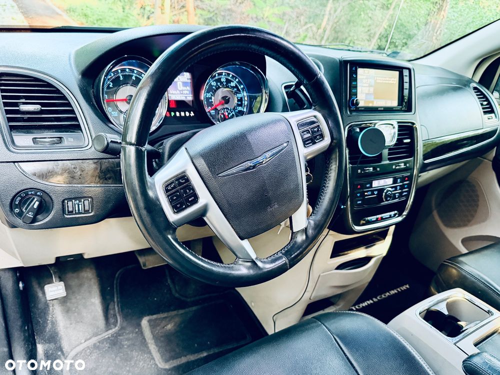Chrysler Town & Country 3.6 Touring - 7
