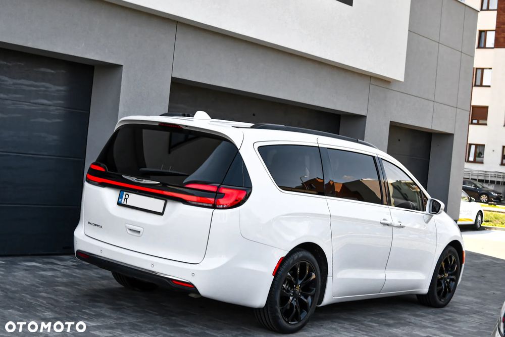 Chrysler Pacifica - 5