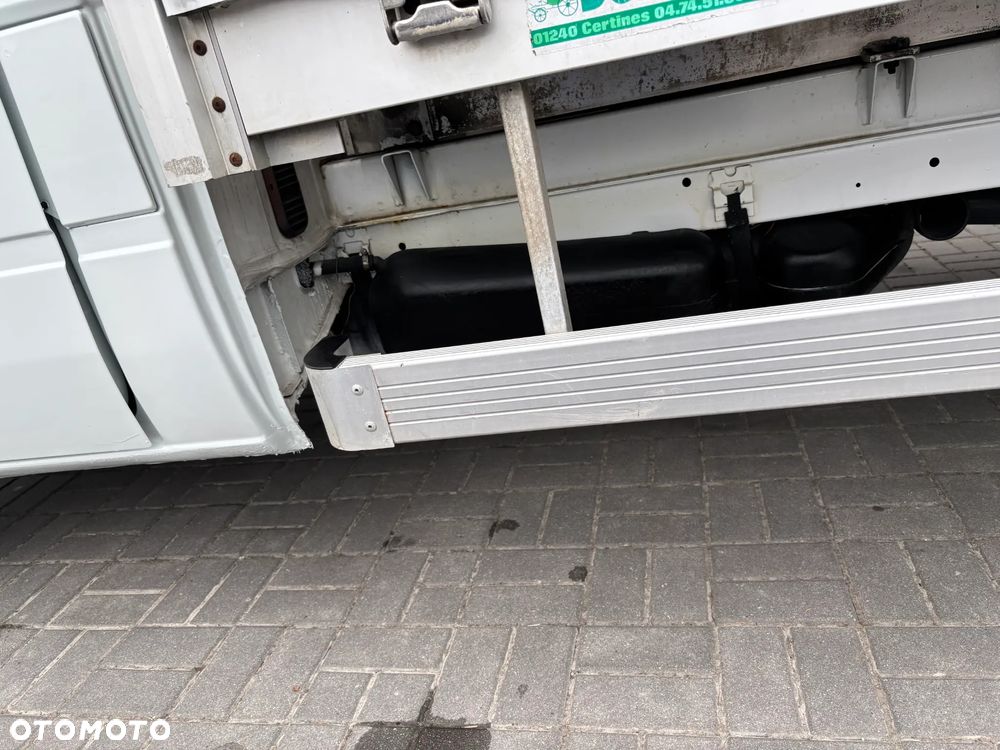 Mercedes-Benz sprinter 413 - 18