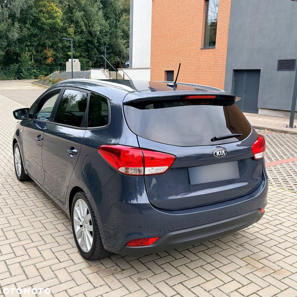 Kia Carens 1.7 CRDi XL 7os - 23