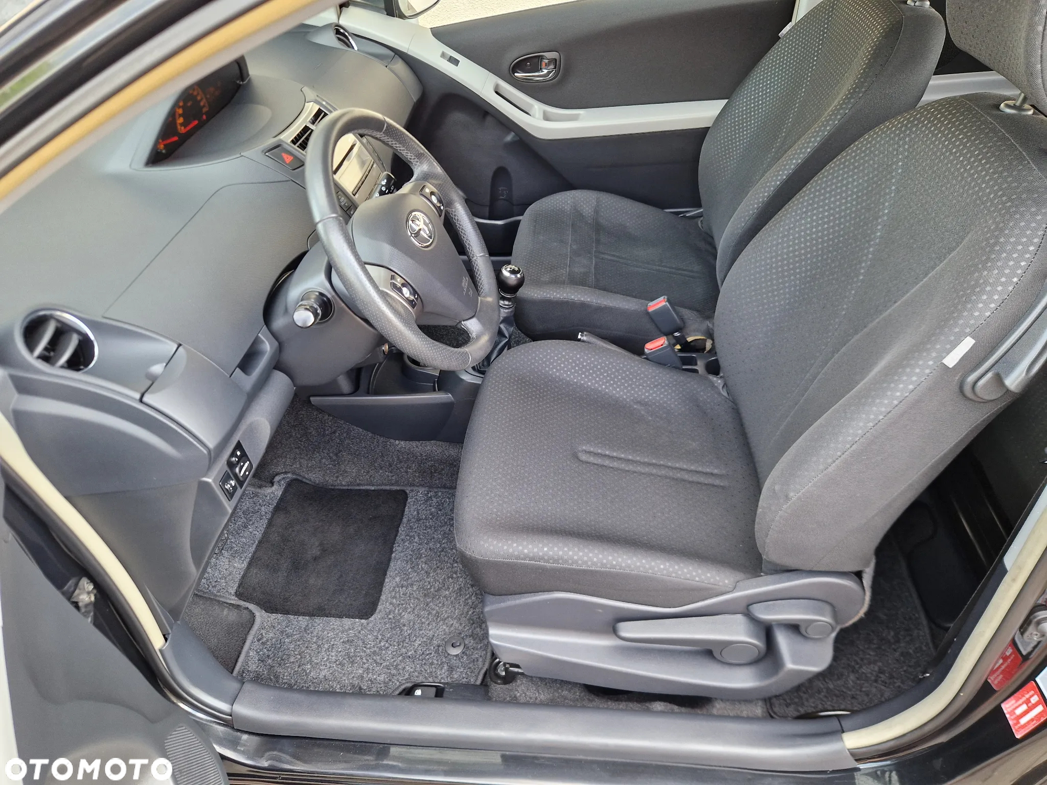 Toyota Yaris 1.33 Dynamic - 22