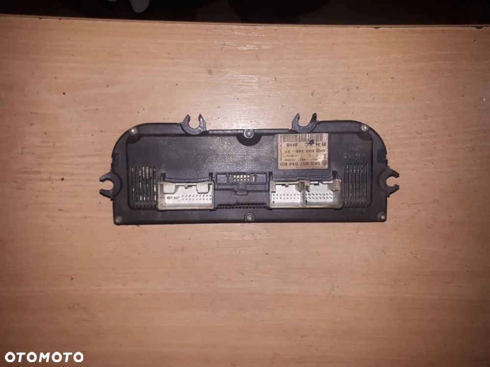 Panel klimatyzacji Volkswagen Golf VI 5K0907044BD - 2