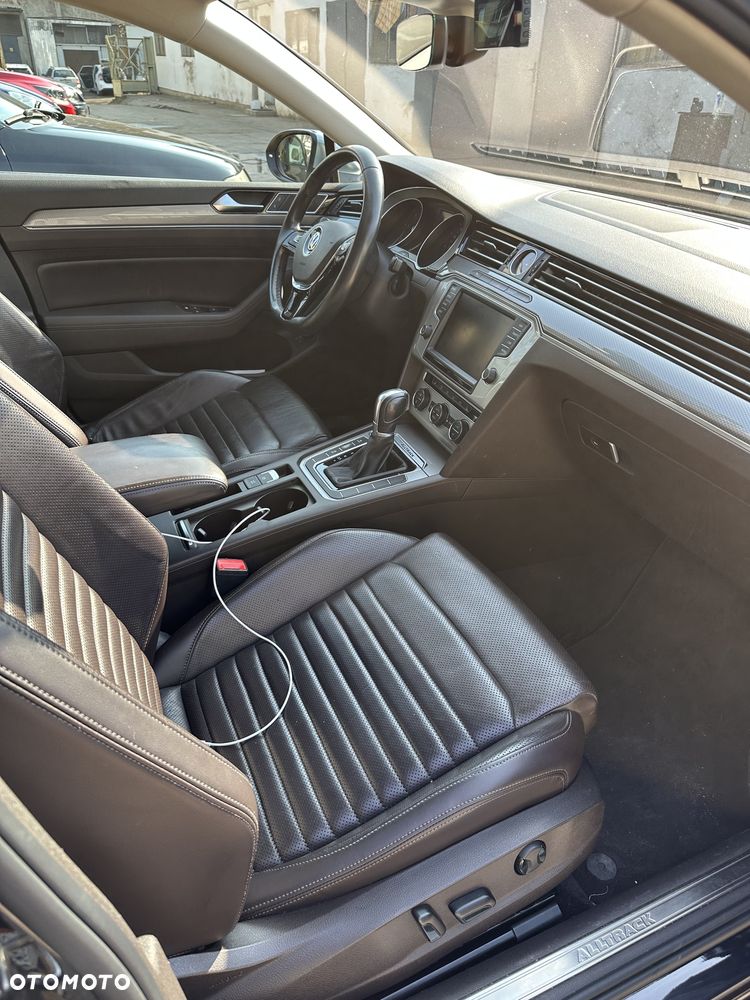 Volkswagen Passat Alltrack - 9