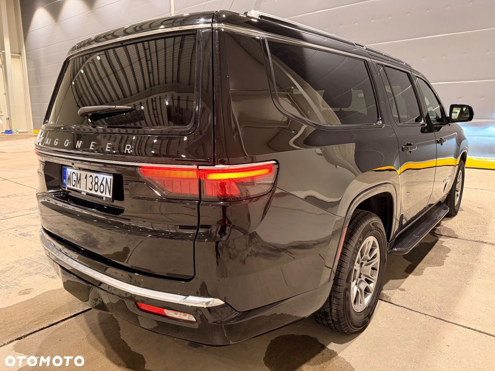 Jeep Wagoneer - 14