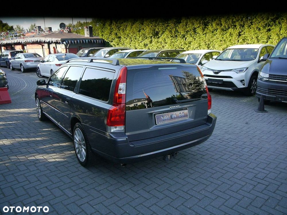 Volvo V70 2.5T AWD Momentum - 6